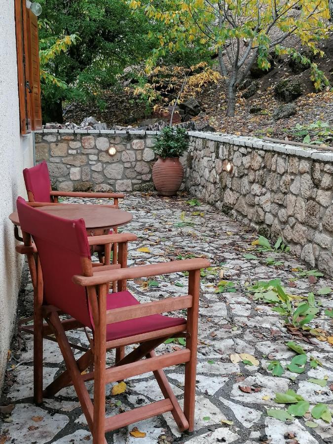 Ξενώνας Το Πατρικό Karya Exterior foto